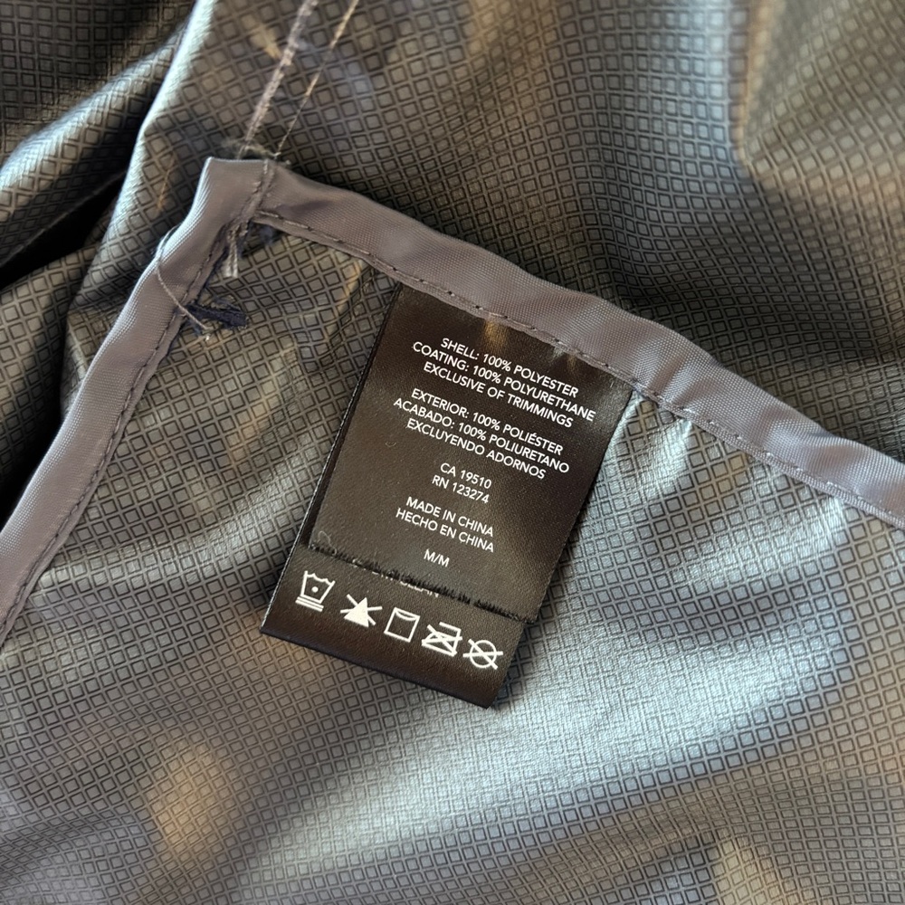Rain Jacket, Size M - Picture 10 of 15